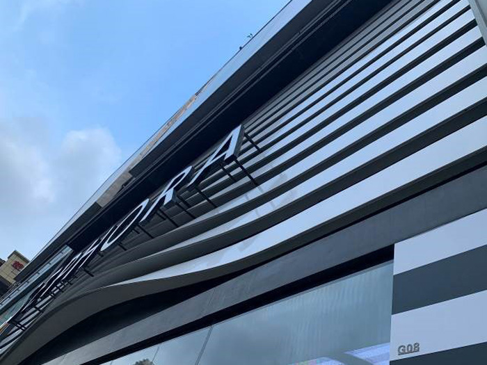 廣告牌，鋼結構